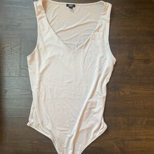 Express light ballet pink contour v neck sleeveless bodysuit